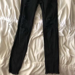 Black destroyed jeans
